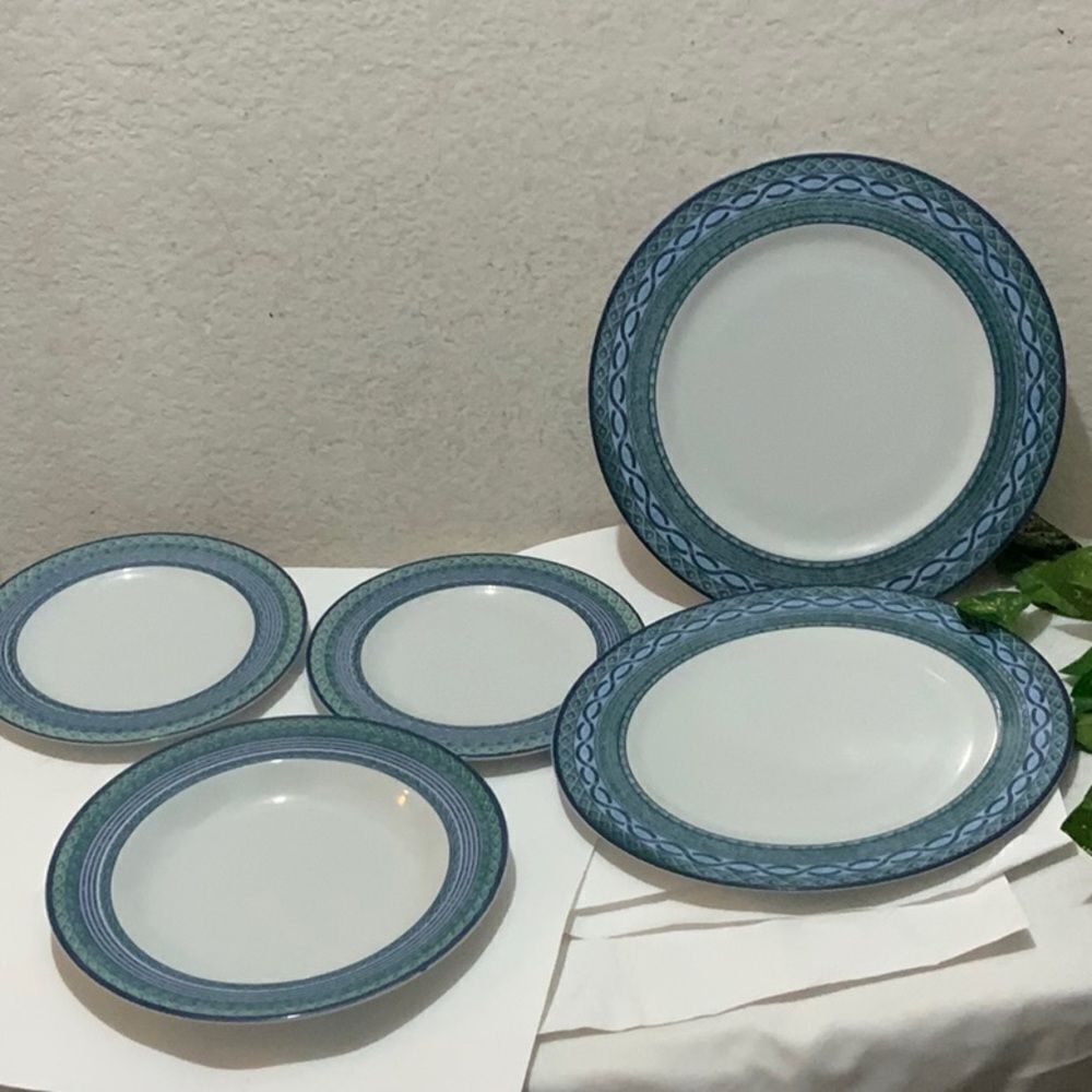 5 Tognana Italy 2 dinner 1 plate bowl 2 salad 8” Blue/Green Geometric Design G14